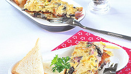 Omeleta s čekankou a špekem