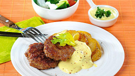 Sekaný biftek s dijonskou omáčkou