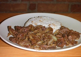 Vepřová játra restovaná s cibulí