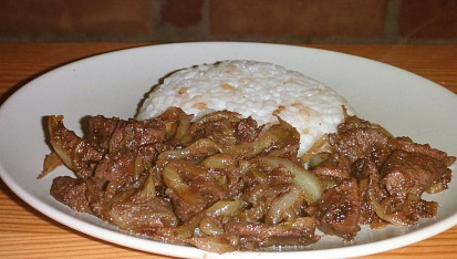 Vepřová játra restovaná s cibulí