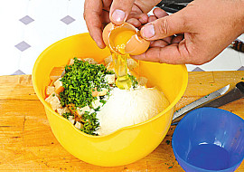 Vepřová pečeně na víně s jablky a knedlíkem