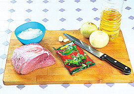 Zadělávané vepřové kostky s majoránkou a knedlíkem