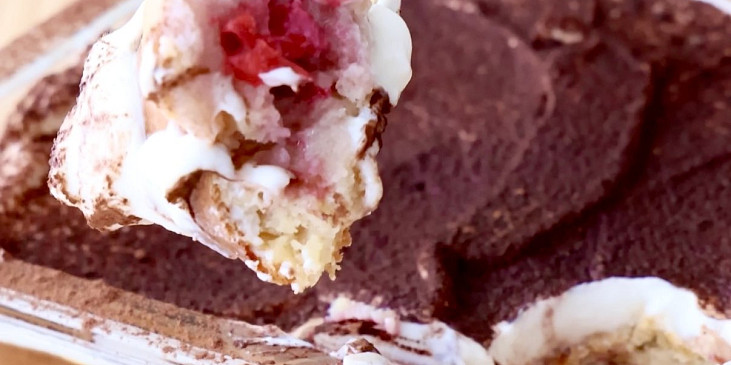 Zapečený proteinový dezert s ovocem