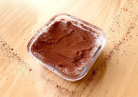 Zapečený proteinový dezert s ovocem