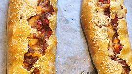 Závin s trhaným masem