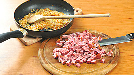 Bramborová roláda s uzeným masem