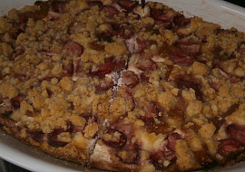 Drobenkový koláč s tvarohem a ovocem