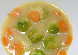 Kvasnicová polévka s kapustičkami