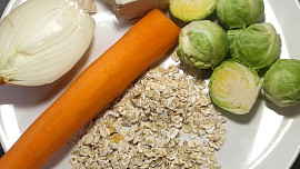 Kvasnicová polévka s kapustičkami