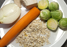 Kvasnicová polévka s kapustičkami