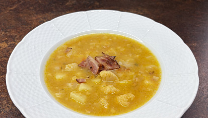 Květáková polévka se slaninou