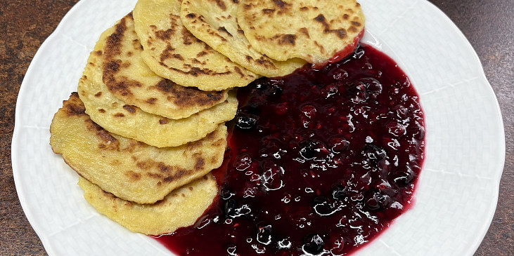 Lokše s ovocným přelivem