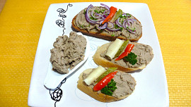 Dobře roztíratelná masová pomazánka à la paštika