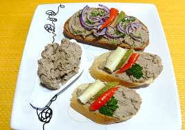 Dobře roztíratelná masová pomazánka à la paštika