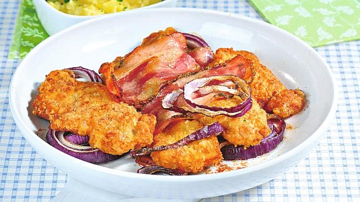 Obrácené řízky se slaninou