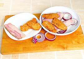 Obrácené řízky se slaninou