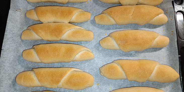 Obyčejné domácí rohlíky