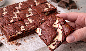 Red velvet brownies s tvarohem