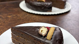 Sacher dort podle Karolíny Kamberské