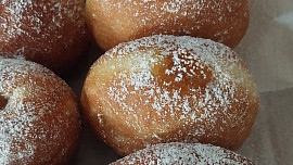 Šlehačkové koblihy