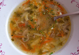 Vývar z králíka se zeleninou a strouháním