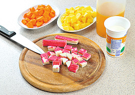 Polévka s krabími tyčinkami