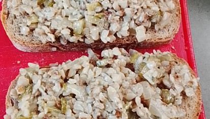 "Škvarková" pomazánka z pohanky