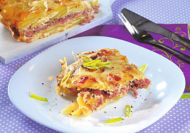 Zapečené švýcarské brambory s uzeným masem