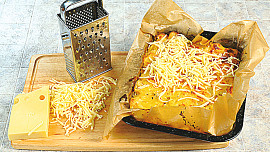 Zapečené švýcarské brambory s uzeným masem