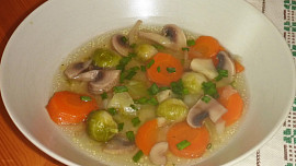 Zeleninová polévka se žampiony