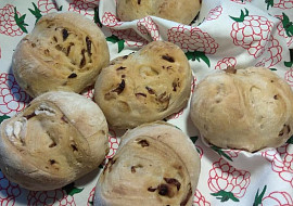 Cibulové bulky - cibulky (dnes trochu bledé)