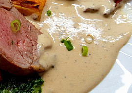 Pepřovo-hořčicová omáčka nejen k masu