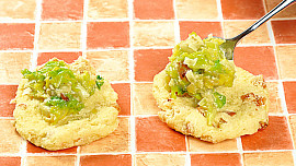 Plněné bramborové knedlíky s kapustou