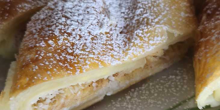 Rychlý tvarohový štrúdl z hotového těsta