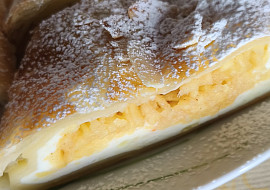 Rychlý tvarohový štrúdl z hotového těsta