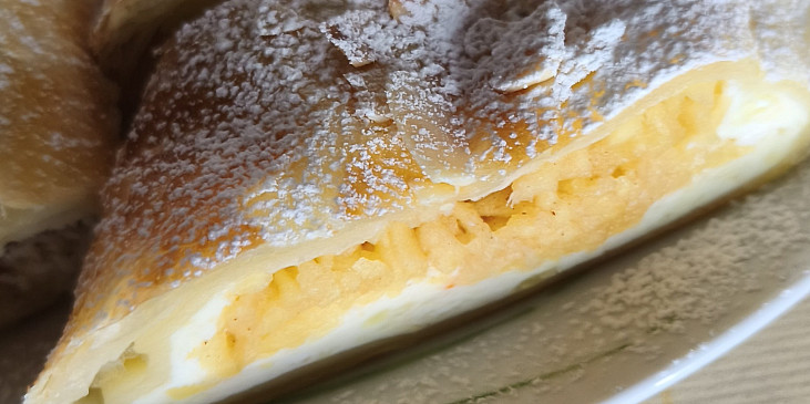 Rychlý tvarohový štrúdl z hotového těsta