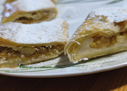 Rychlý tvarohový štrúdl z hotového těsta