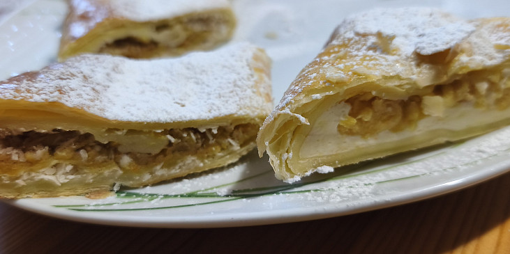 Rychlý tvarohový štrúdl z hotového těsta