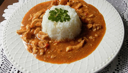 Vepřové nudličky na hořčici s jasmínovou rýží