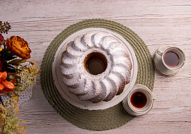 Dvoubarevná hrníčková bábovka