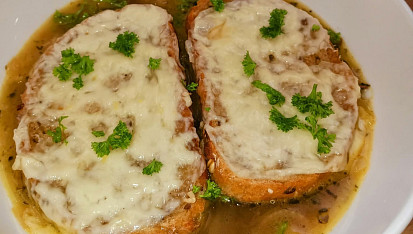 Francouzská cibulačka s tousty