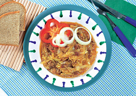 Krkovička s dušeným hlávkovým zelím