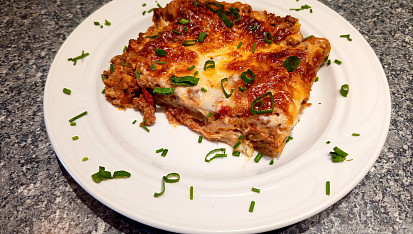 Lasagne bolognese se sýrovým bešamelem