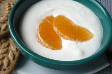 Dozdobeno kouskem mandarinky.