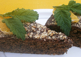 Buchta z jednoho vejce s ořechy a kávou