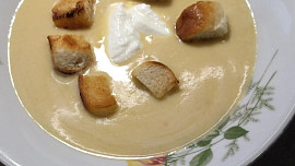 Krémová  polévka z červené čočky