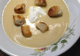 Krémová  polévka z červené čočky