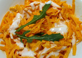 Mrkvový salát s česnekem