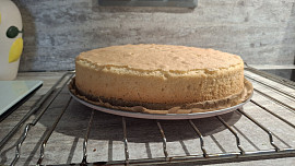 Nadýchaný piškotový korpus