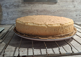 Nadýchaný piškotový korpus (Z 5 vajec)